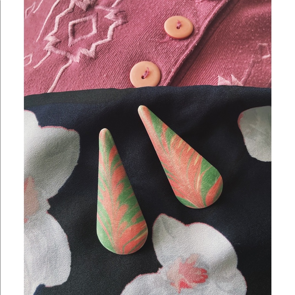 Elongated Tear Drop Swirl Vintage Post Earrings